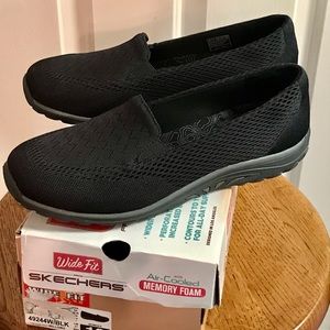 Skechers-Memory Foam-New In Box